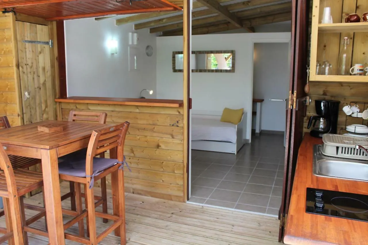 Residence Bois Flotte Sainte-Anne  Guadeloupe